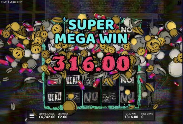 Super Mega Win de 316,00 en las tiradas gratis de Chaos Crew con monedas y latas de spray cubriendo la cuadrícula