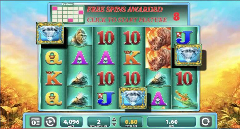 Pantalla de Raging Rhino con tres diamantes marcados y el aviso de ocho tiradas gratis listas para empezar