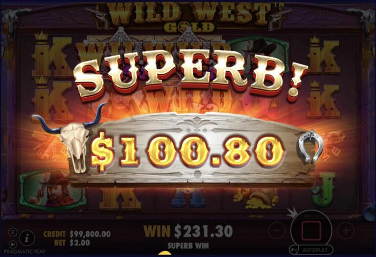 Premio Superb de 100,80 en Wild West Gold sobre los rodillos con varios Wilds y una calavera de toro junto al importe